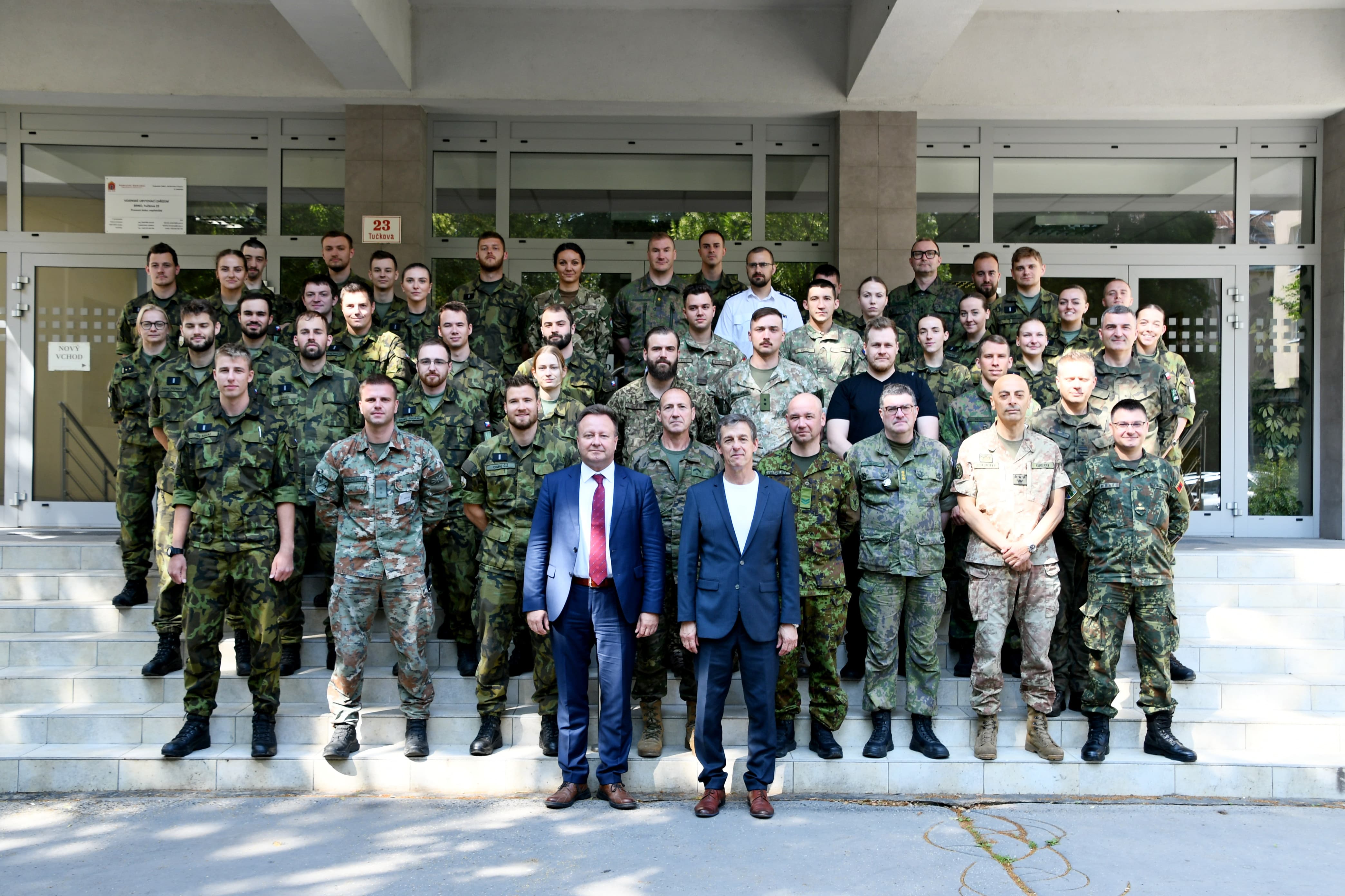 Právě si prohlížíte Cesta k alianční logistice vede přes mezinárodní kurz NATO NLIC