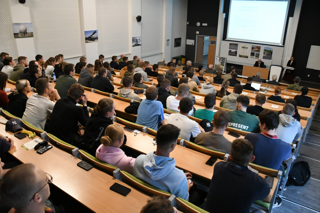 Přečtete si více ze článku Beseda o ideologiích, které zničily miliony životů