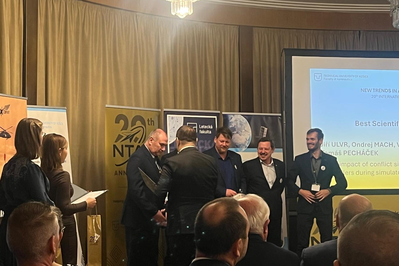 Právě si prohlížíte Katedra letectva uspěla na mezinárodní konferenci New Trends in Aviation Development