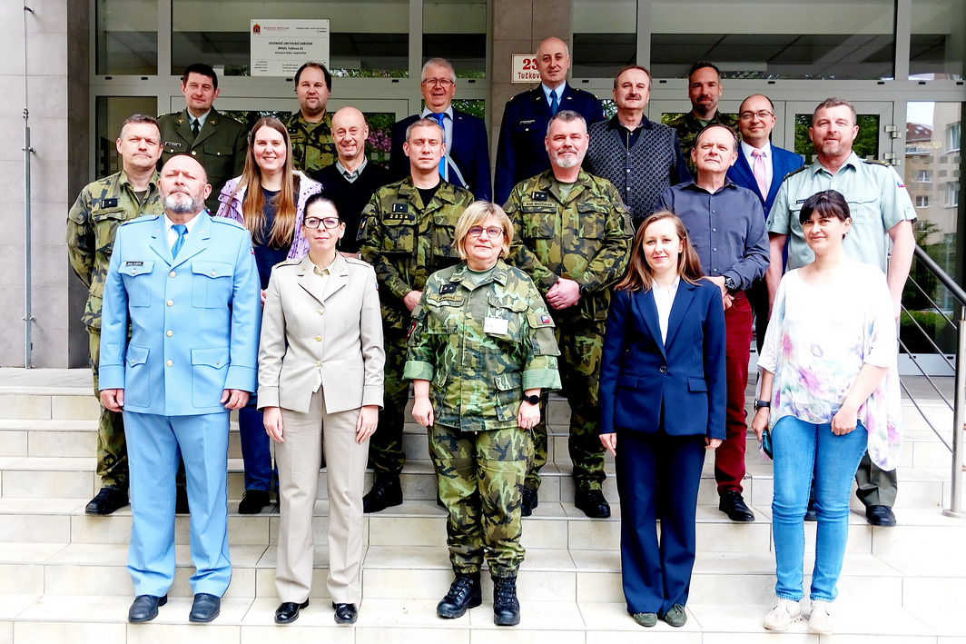 Právě si prohlížíte Ukončení kurzu obranná standardizace