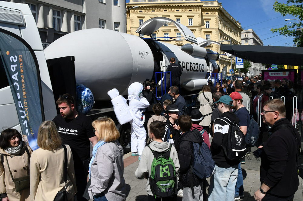 Přečtete si více ze článku V Brně odstartovala Spacebuzz tour