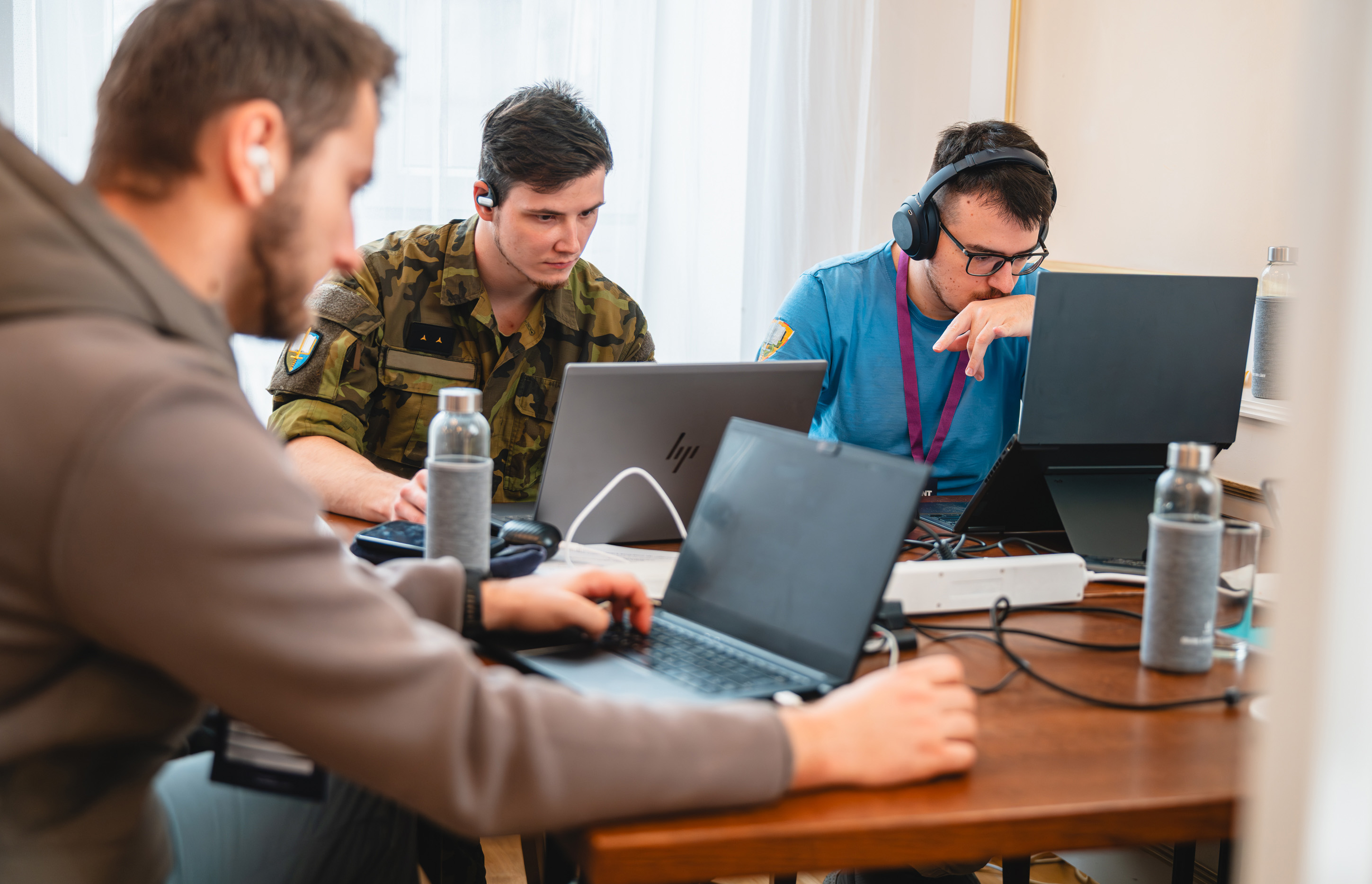 Přečtete si více ze článku Defence Technology Hackathon: Středoškoláci proti výzvám moderní bezpečnosti