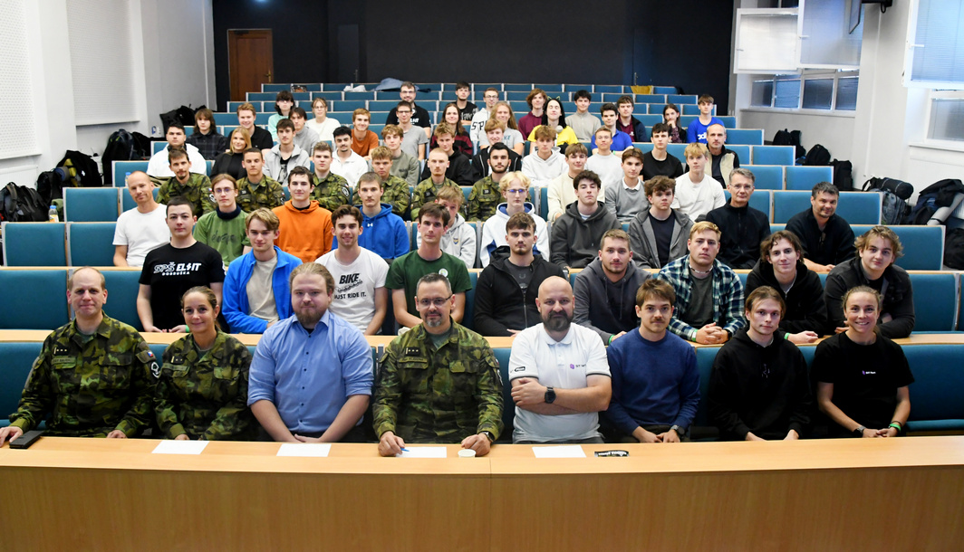 Přečtete si více ze článku Heckathon obranných technologií a Noc vědy